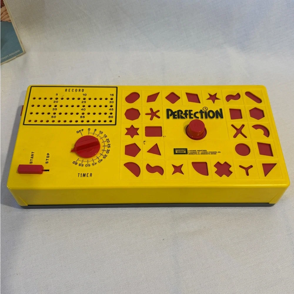 PERFECTION Vintage 1973 Lakeside Game w/Original Box -TESTED AND WORKS